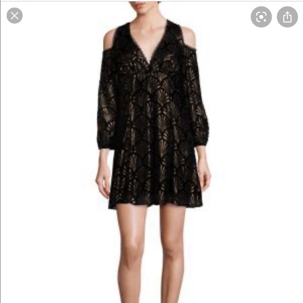 Alice + Olivia
Black Aria Cold Shoulder Dress